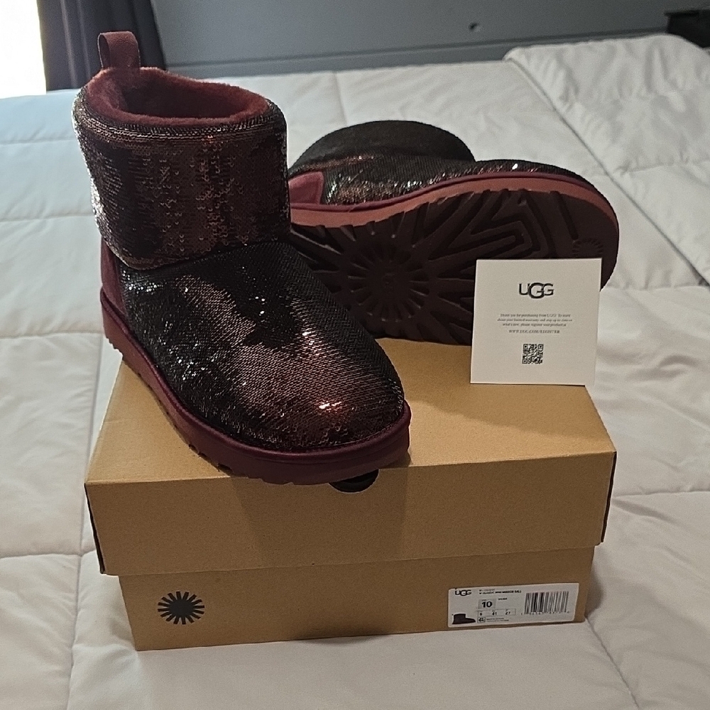 UGG Womens Sequin Boots - Burgundy